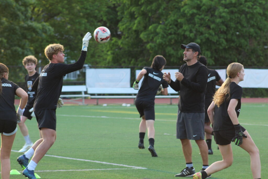 Felipe Quintero coaching during goalkeeper training